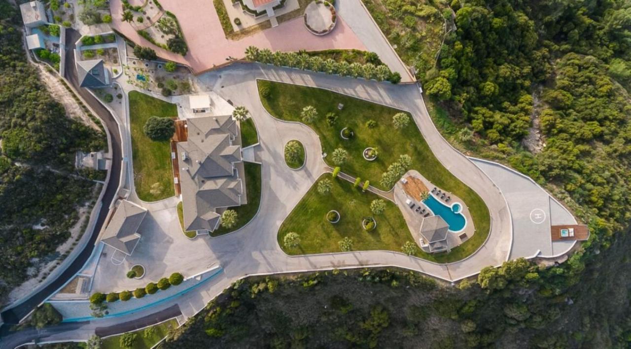 Crown Royal Luxury Estates Tsairi