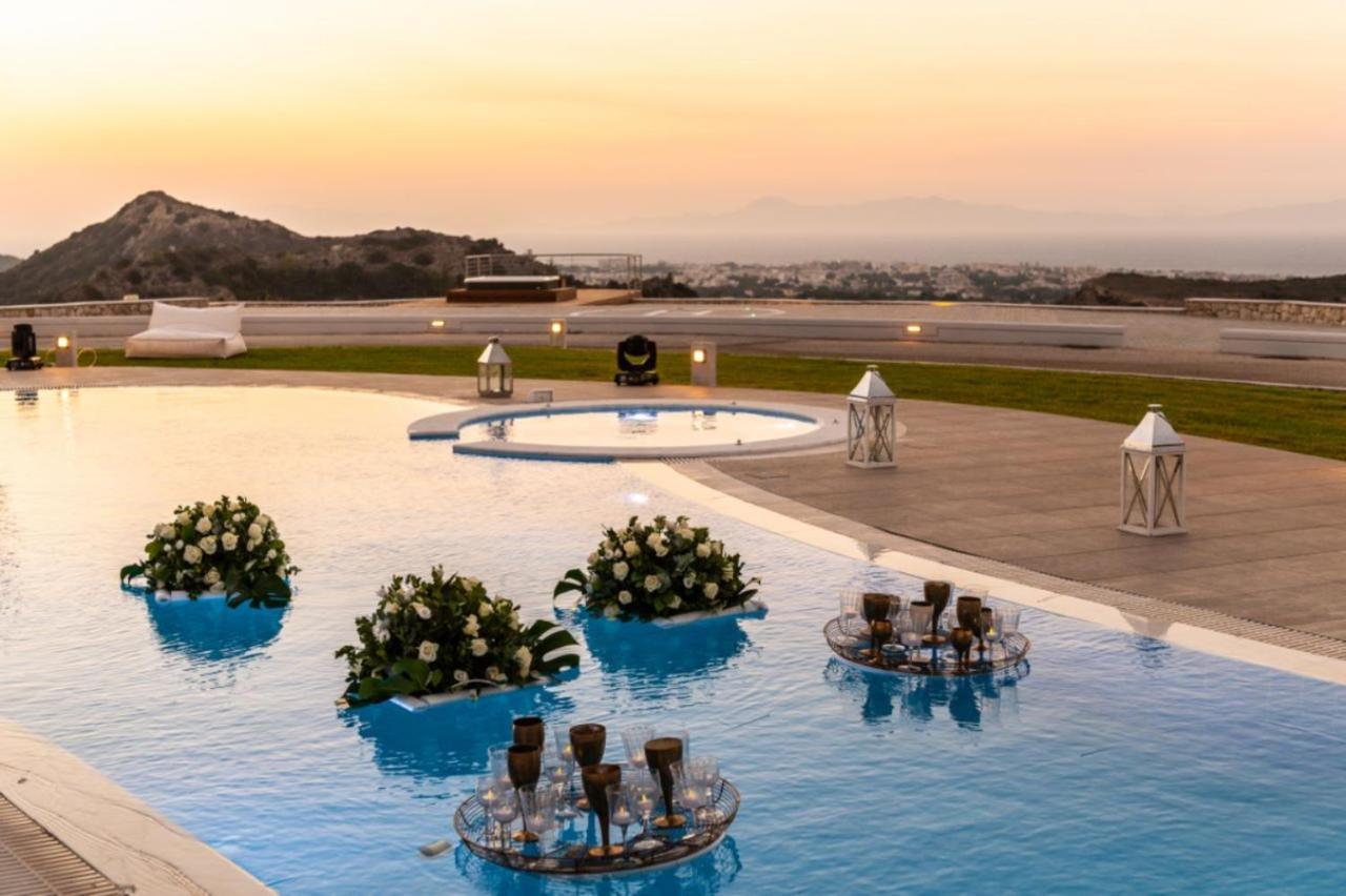 Crown Royal Luxury Estates Villa Tsairi