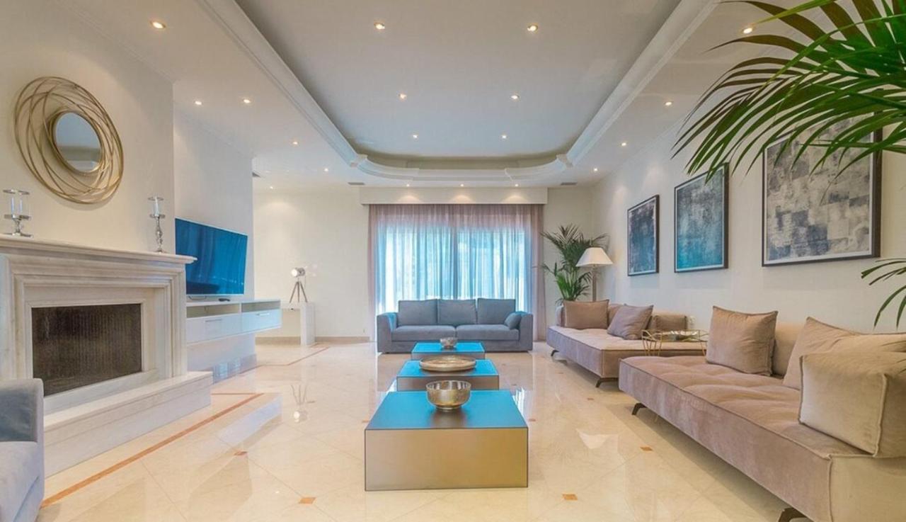 Crown Royal Luxury Estates Tsairi