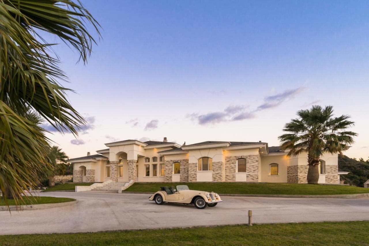Crown Royal Luxury Estates *