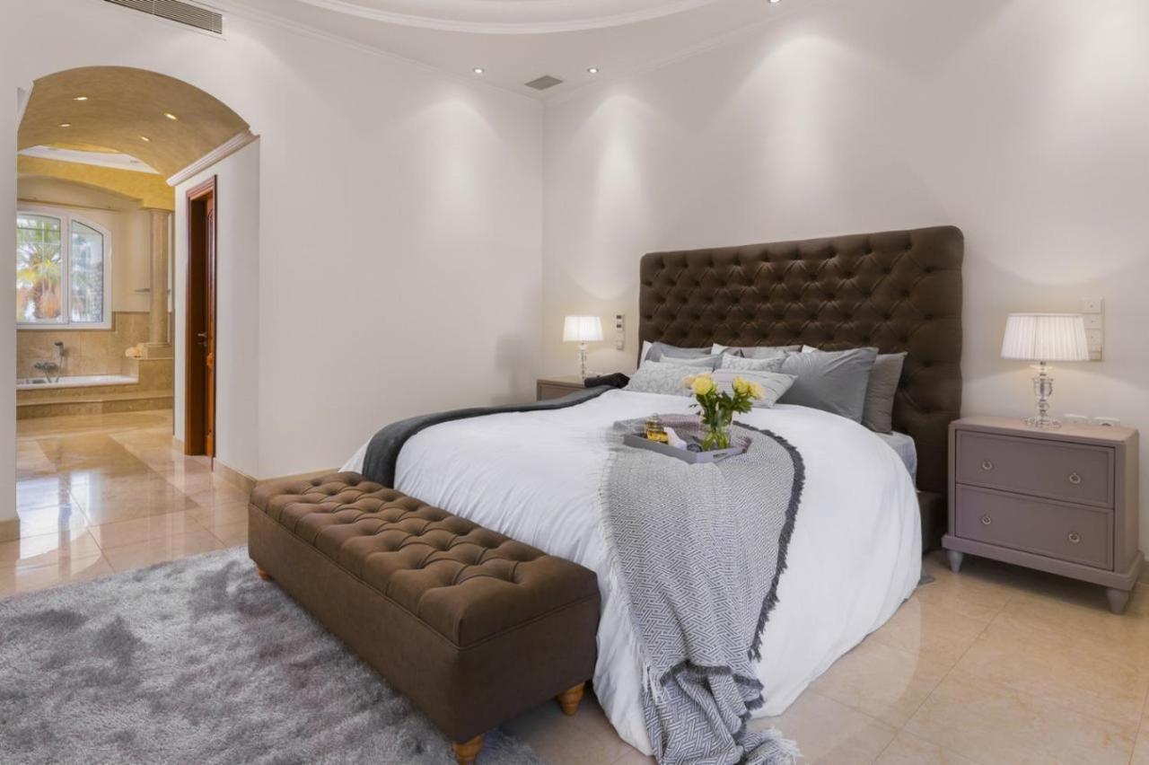 Villa Crown Royal Luxury Estates Tsairi
